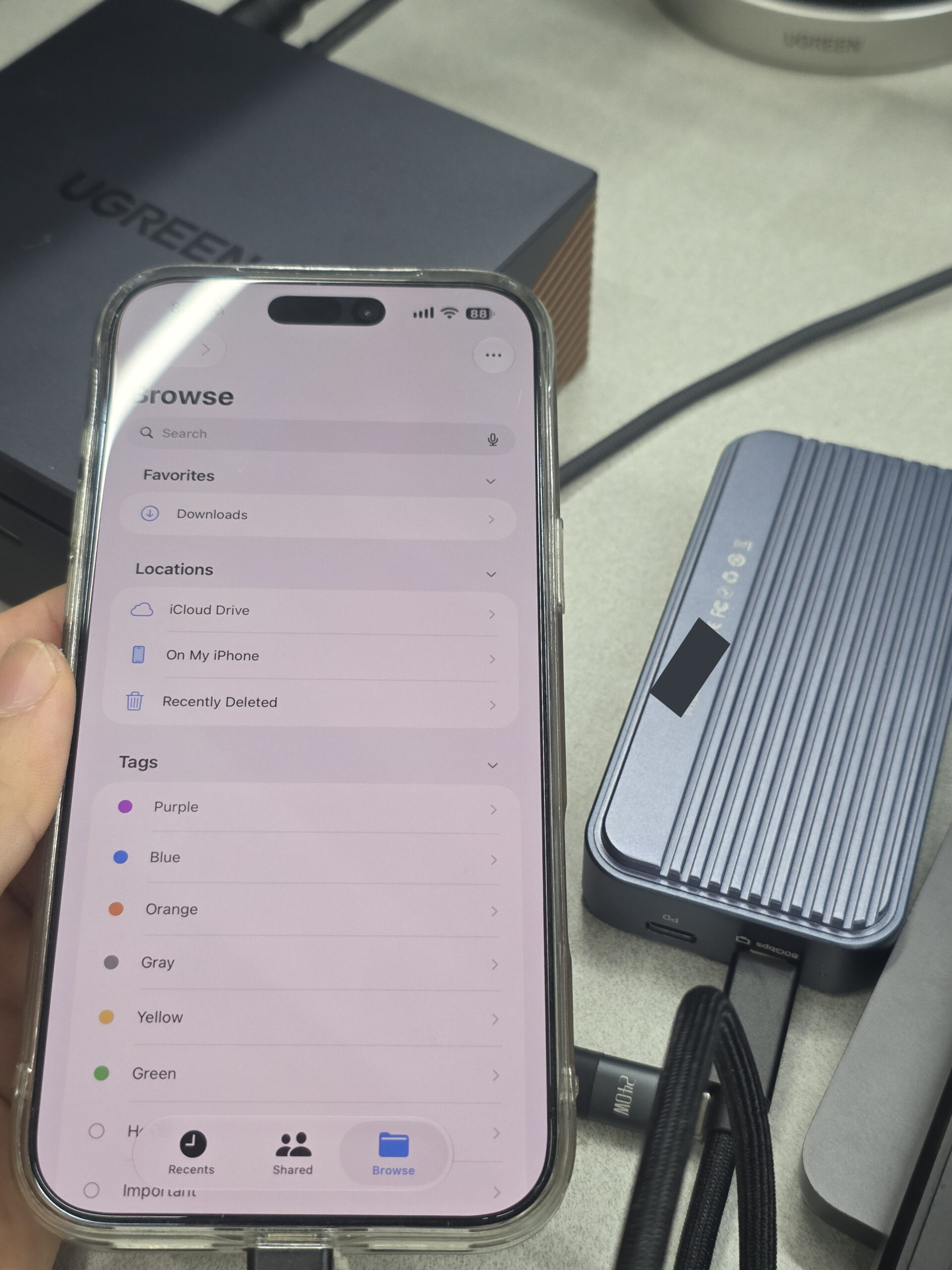 아카시스 TB501MAX 후기 — PRO 차이·아이폰 충전·6,965MB/s 27 TB501MAX의 빈 PD 포트와 아이폰 연결 상태
