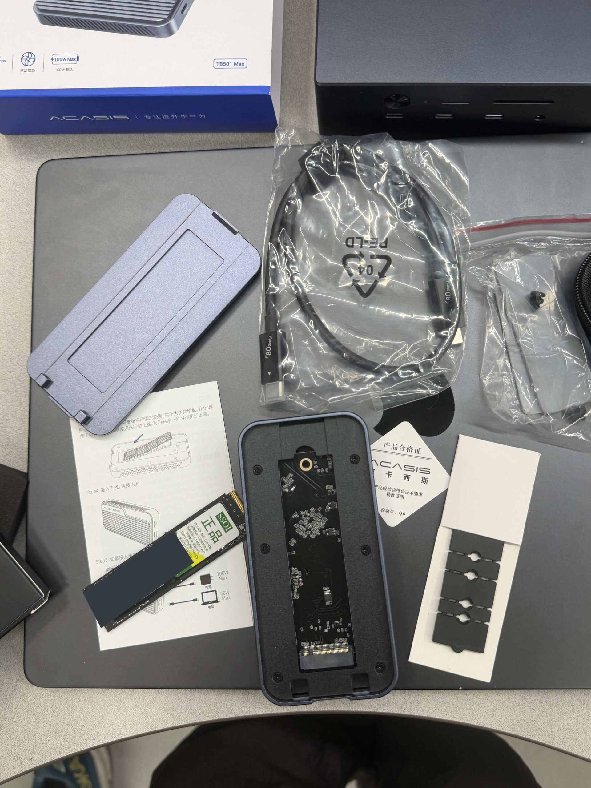 아카시스 TB501MAX 후기 — PRO 차이·아이폰 충전·6,965MB/s 14 TB501MAX 내부 M.2 슬롯과 WD BLACK SN850X 4TB SSD