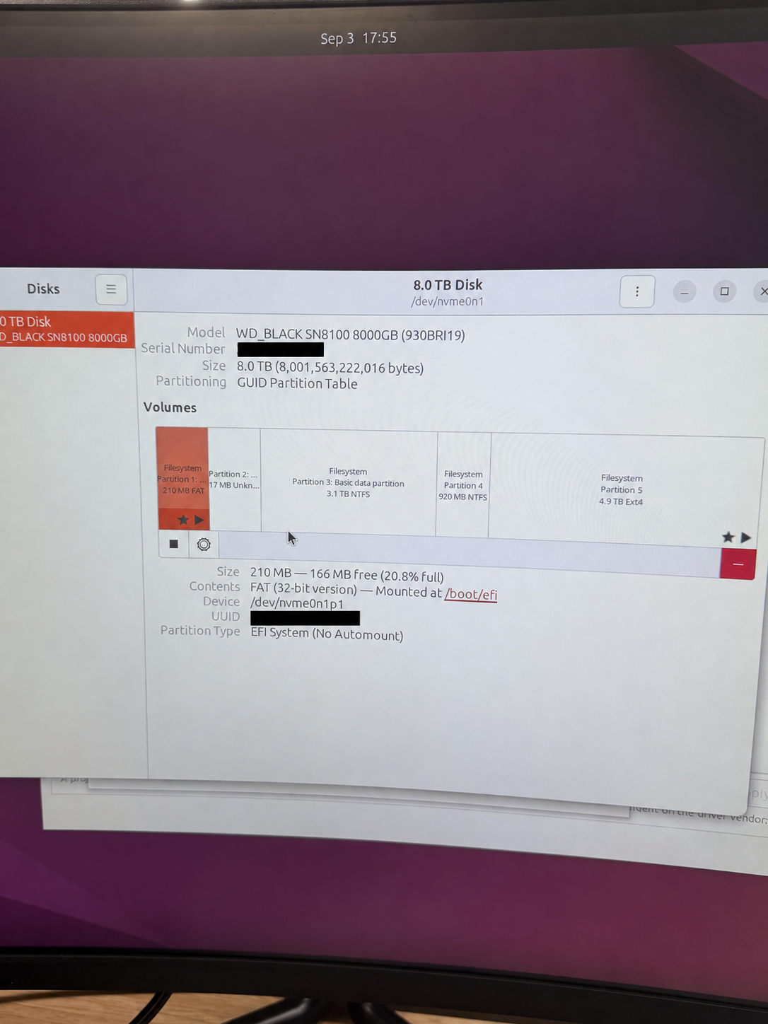 Ubuntu 디스크 앱에 인식된 SN8100 8TB와 Windows NTFS 약 3.1TB, 마지막 Ubuntu Ext4 약 4.9TB 파티션