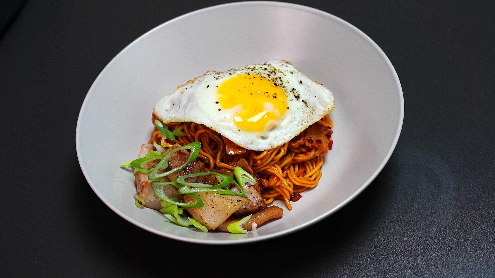 유튜브 5번째 영상 스파이시 에그 누들 볶음