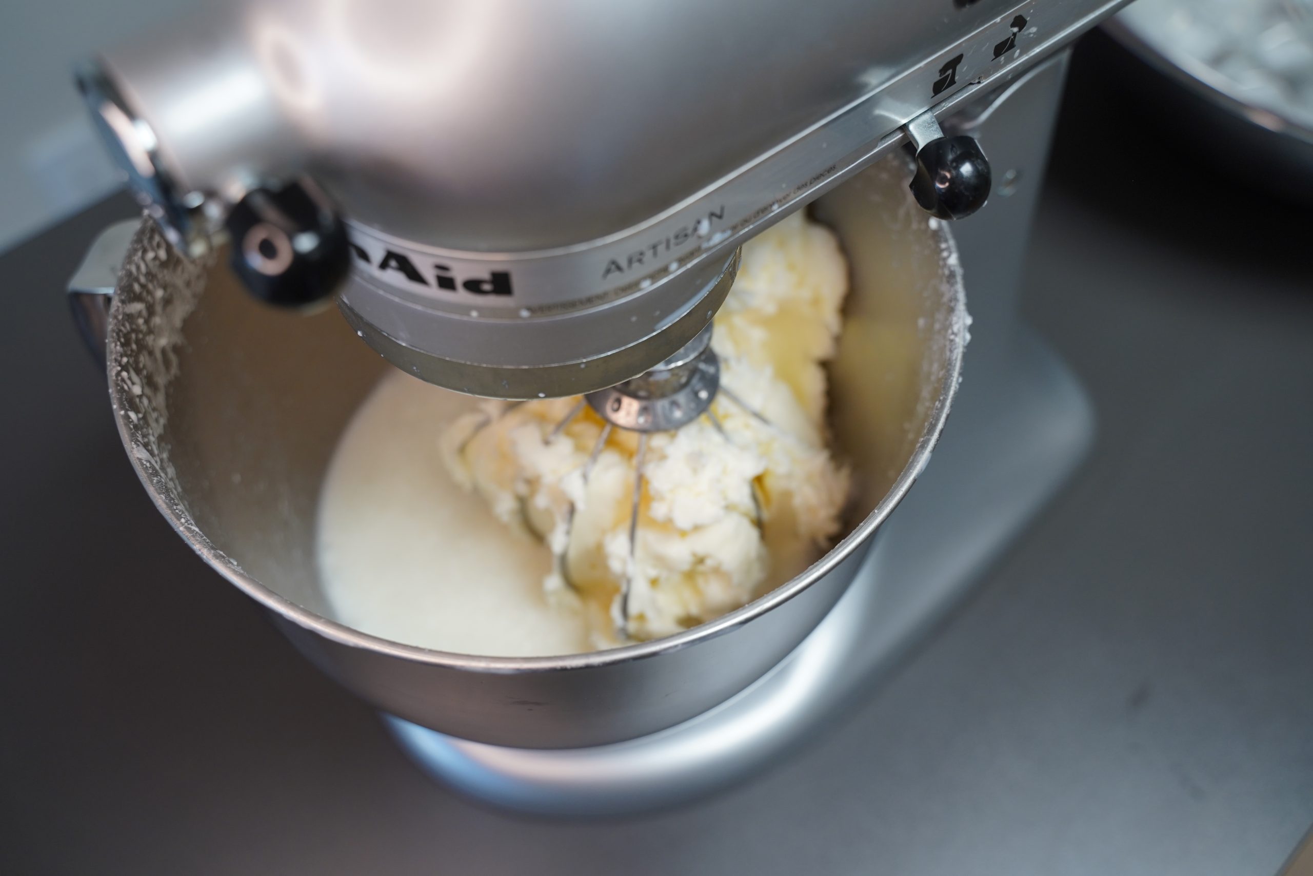 새로 산 키친에이드로 생크림으로 버터를 만들어 보자