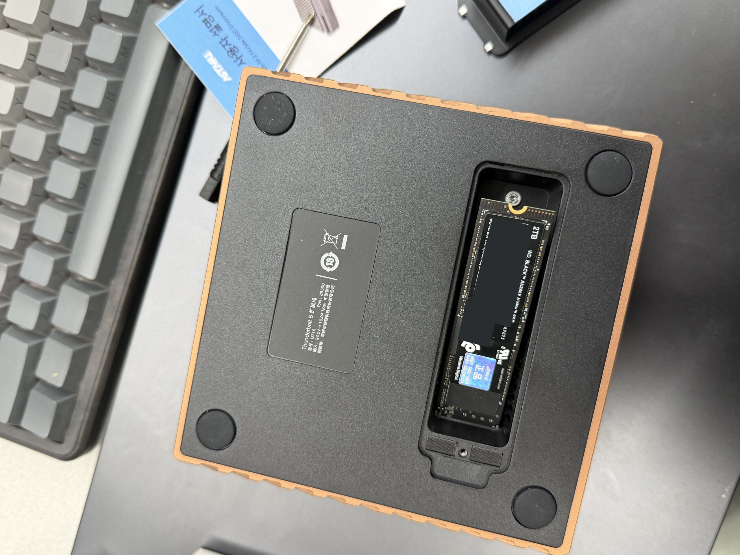 유그린 U716 독에 장착한 WD BLACK SN850X 2TB SSD